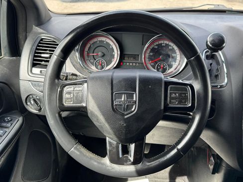 Used 2015 Dodge Grand Caravan SE image 18