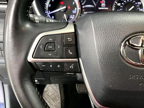 Used 2022 Toyota Highlander XSE FWD image 47