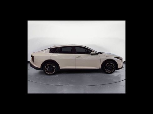 Used 2025 Kia K4 EX FWD image 7