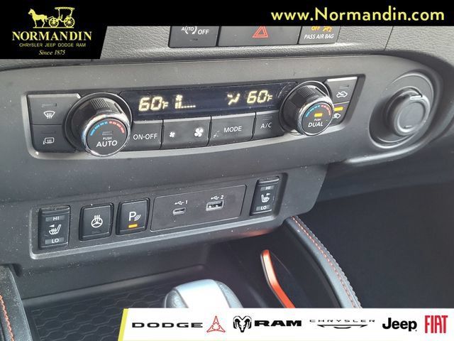 Used 2024 Nissan Frontier PRO-4X w/ Pro Convenience Package AWD/4WD image 11