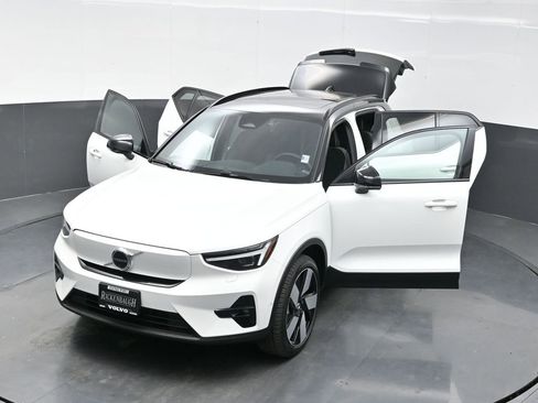 Used 2023 Volvo XC40 Recharge Ultimate w/ Protection Package Premier image 28
