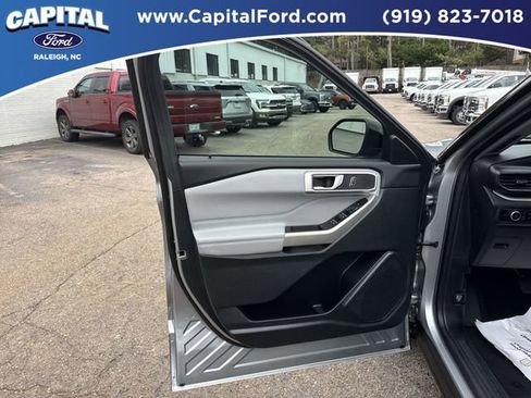 Certified 2023 Ford Explorer XLT w/ Equipment Group 202A image 19