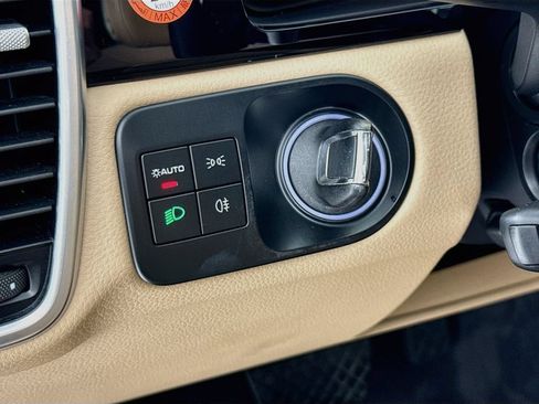 Certified 2023 Porsche Cayenne Coupe AWD/4WD image 13