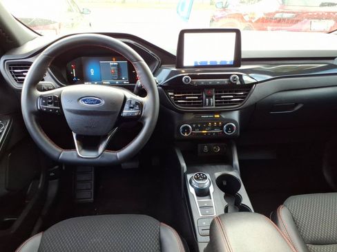 Certified 2025 Ford Escape ST-Line Select AWD/4WD image 12
