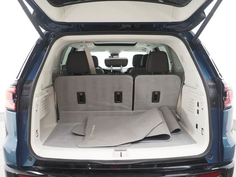 Used 2024 GMC Acadia Denali w/ Super Cruise Package image 18