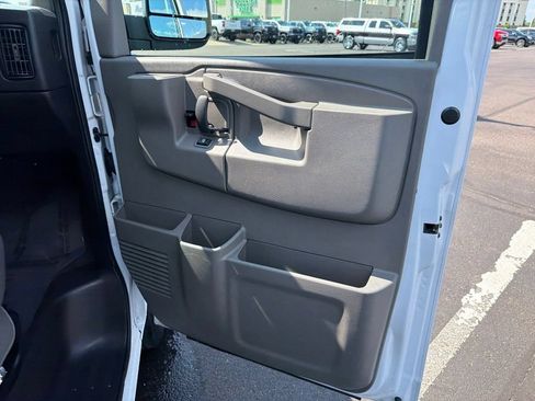 Used 2025 Chevrolet Express 3500 LT w/ LT Preferred Equipment Group RWD image 19