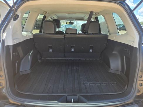 Used 2017 Subaru Forester 2.5i Limited AWD/4WD image 12