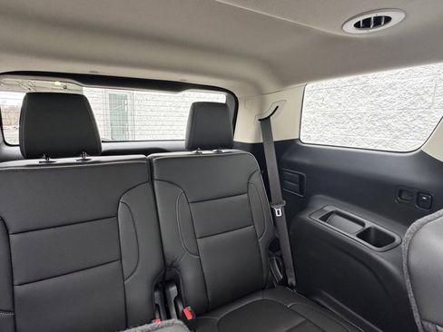 Used 2023 GMC Acadia Denali w/ Denali Ultimate Package image 10