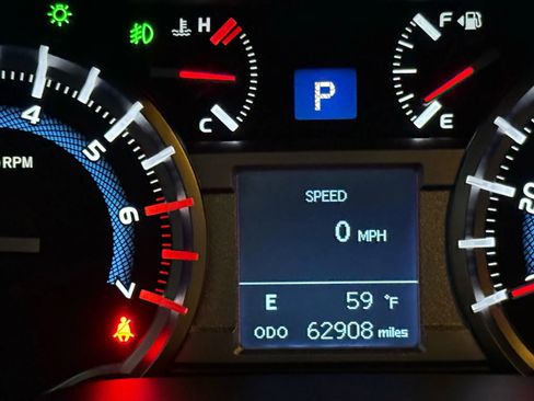 Used 2018 Toyota 4Runner TRD Off-Road image 39