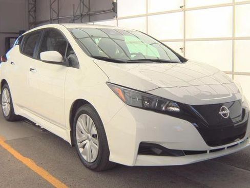 Used 2024 Nissan Leaf S image 2