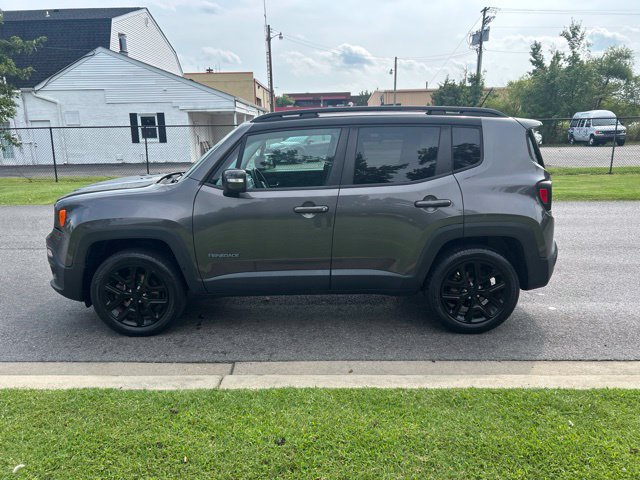 Used 2016 Jeep Renegade Latitude AWD/4WD image 28
