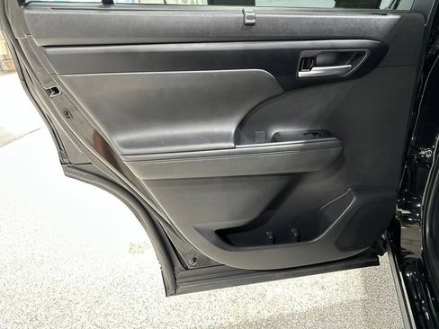 Certified 2026 Toyota Highlander XLE AWD/4WD image 13