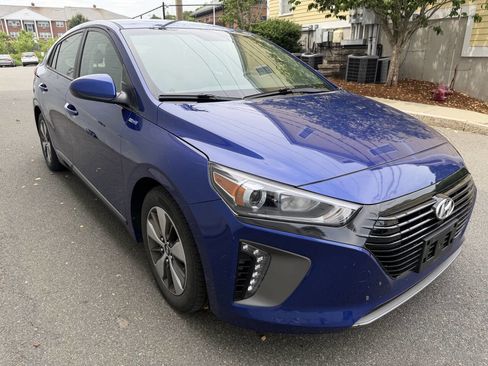 Used 2019 Hyundai Ioniq Plug-In Hybrid FWD image 10
