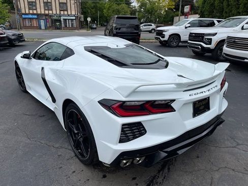 Used 2023 Chevrolet Corvette Stingray Preferred Cpe w/ Z51 Performance Package RWD image 5