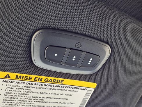 New 2026 Chrysler Pacifica Select FWD image 12