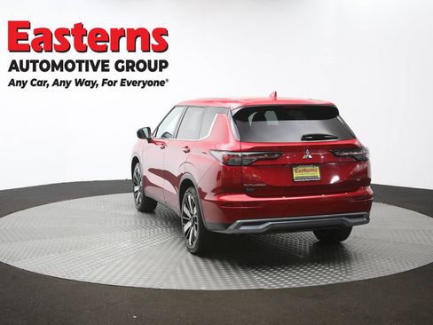 Used 2025 Mitsubishi Outlander SE FWD image 65
