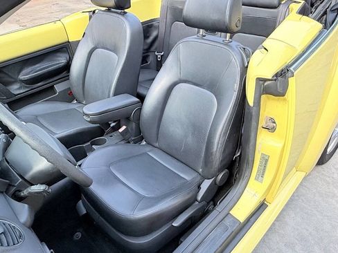 Used 2007 Volkswagen Beetle Convertible w/ Package 1 FWD image 28