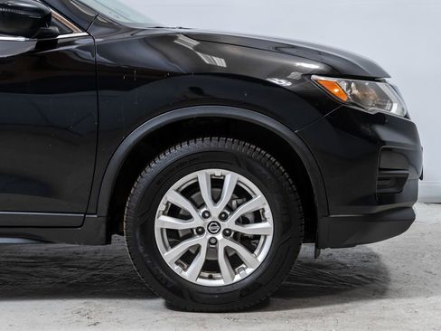 Used 2019 Nissan Rogue SV image 12