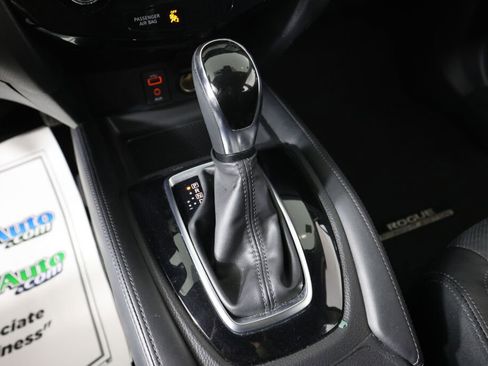 Used 2017 Nissan Rogue SL image 40