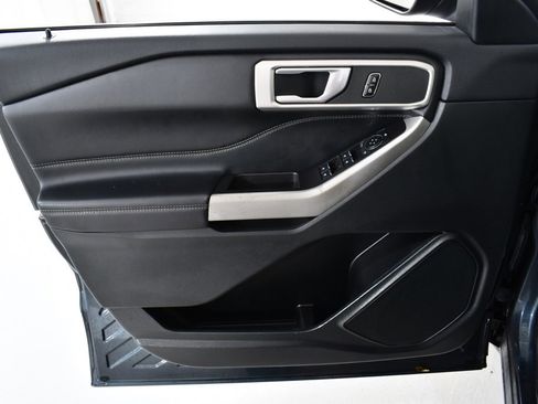 Used 2023 Ford Explorer XLT w/ Equipment Group 202A image 26