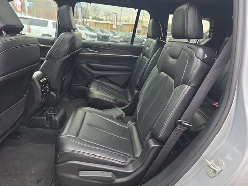 Used 2024 Jeep Grand Cherokee L Limited w/ Luxury Tech Group II image 14