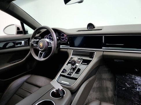 Used 2020 Porsche Panamera 4 image 27