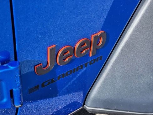 Used 2024 Jeep Gladiator Mojave image 11