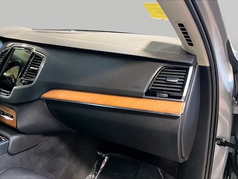 Used 2025 Volvo XC90 T8 Plus w/ Protection Package AWD/4WD image 18