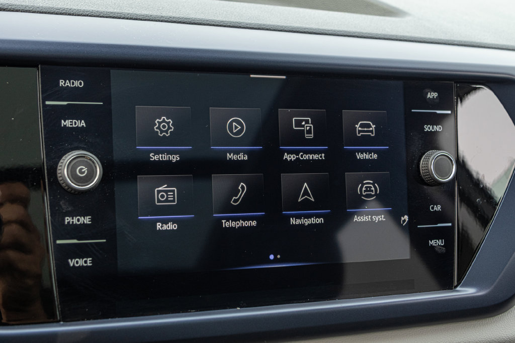Certified 2023 Volkswagen Taos SE w/ Panoramic Sunroof Package AWD/4WD image 19