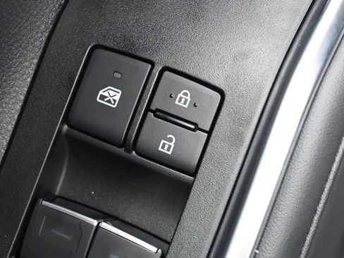 Certified 2026 Toyota Highlander Limited AWD/4WD image 13