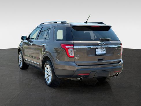 Used 2015 Ford Explorer XLT w/ Equipment Group 201A AWD/4WD image 7