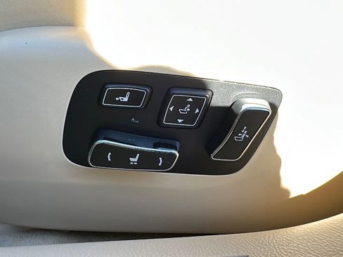 Used 2013 Lexus LS 460 image 51