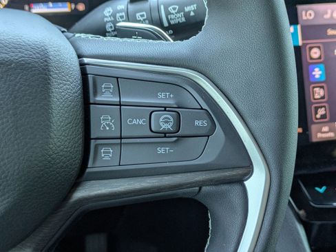 New 2026 Jeep Grand Cherokee L Limited AWD/4WD image 30