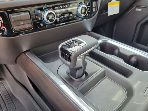 New 2026 GMC Sierra 1500 SLT image 22