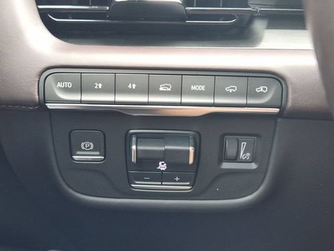 Used 2023 Cadillac Escalade Sport Platinum AWD/4WD image 25