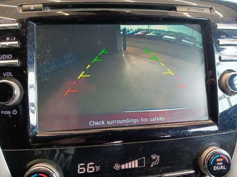 Used 2018 Nissan Murano SV image 26