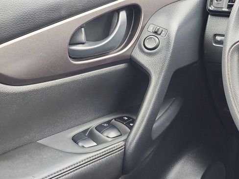 Used 2020 Nissan Rogue Sport S w/ Appearance Package image 12