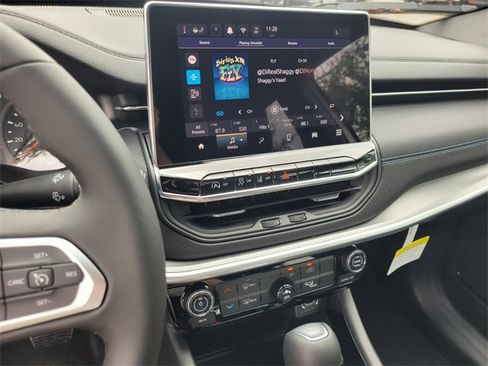 New 2026 Jeep Compass Latitude image 24