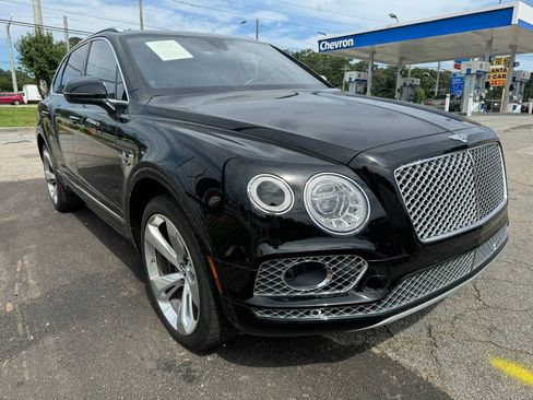 Used 2017 Bentley Bentayga AWD/4WD image 7
