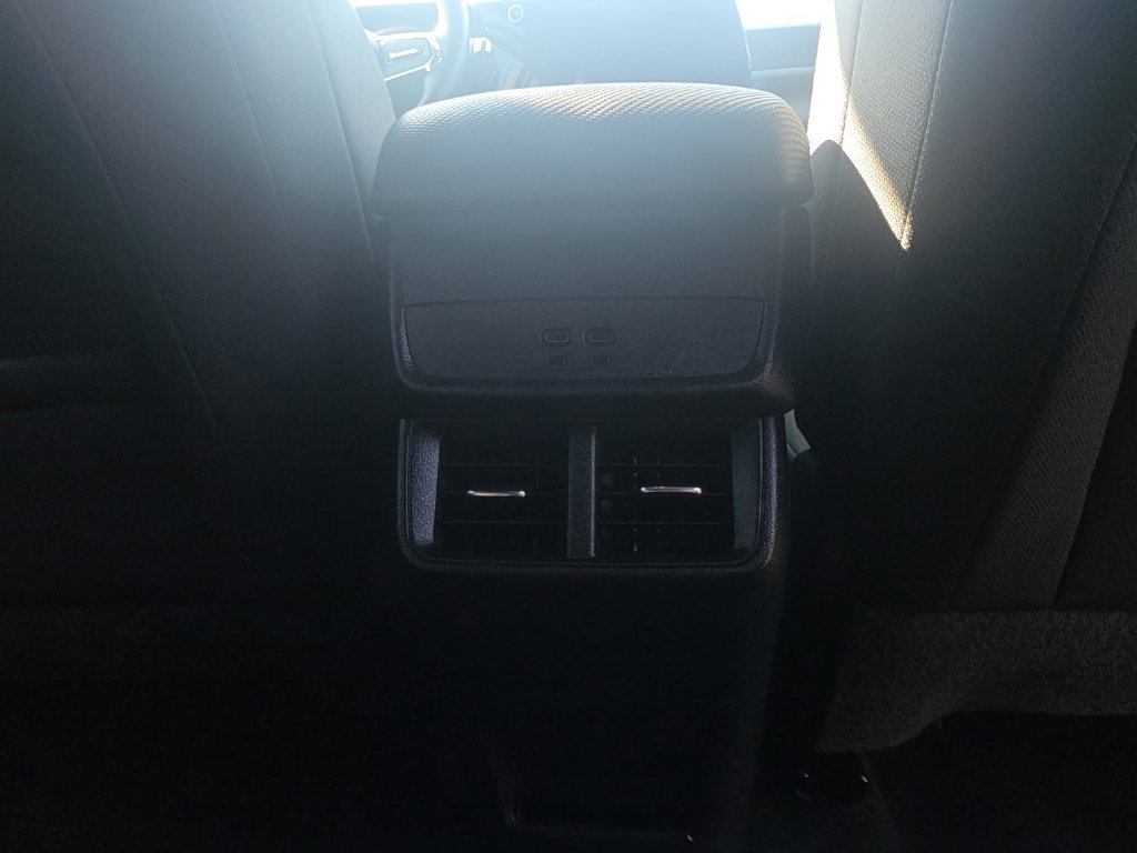 Used 2026 Chevrolet Equinox LT AWD/4WD image 25