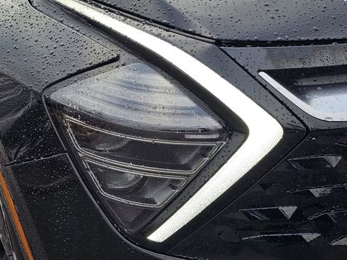 Used 2023 Kia Sportage SX image 4