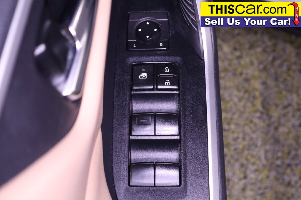 Used 2019 Toyota RAV4 XLE FWD image 38