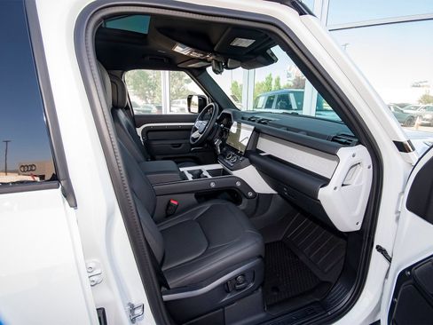 New 2026 Land Rover Defender 110 X-Dynamic SE AWD/4WD image 42
