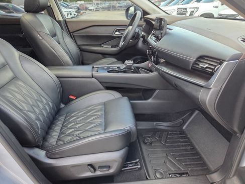 Used 2021 Nissan Rogue Platinum FWD image 15
