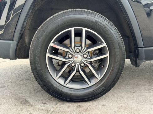 Used 2018 Jeep Grand Cherokee Limited AWD/4WD image 28