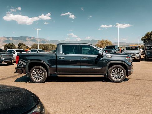 Used 2023 GMC Sierra 1500 Denali Ultimate AWD/4WD image 7