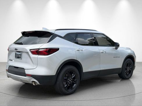 Used 2021 Chevrolet Blazer LT w/ Sound & Technology Package FWD image 5
