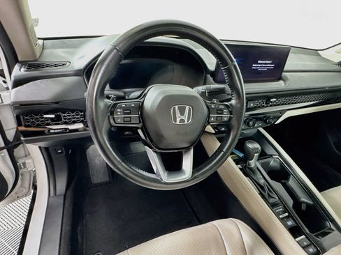 Used 2023 Honda Accord Touring image 12