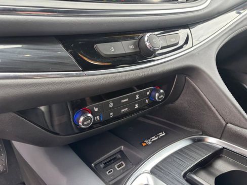 Used 2024 Buick Enclave Premium AWD/4WD image 19