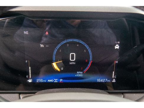Used 2024 Chevrolet TrailBlazer LT w/ LT Cold Weather Package AWD/4WD image 21